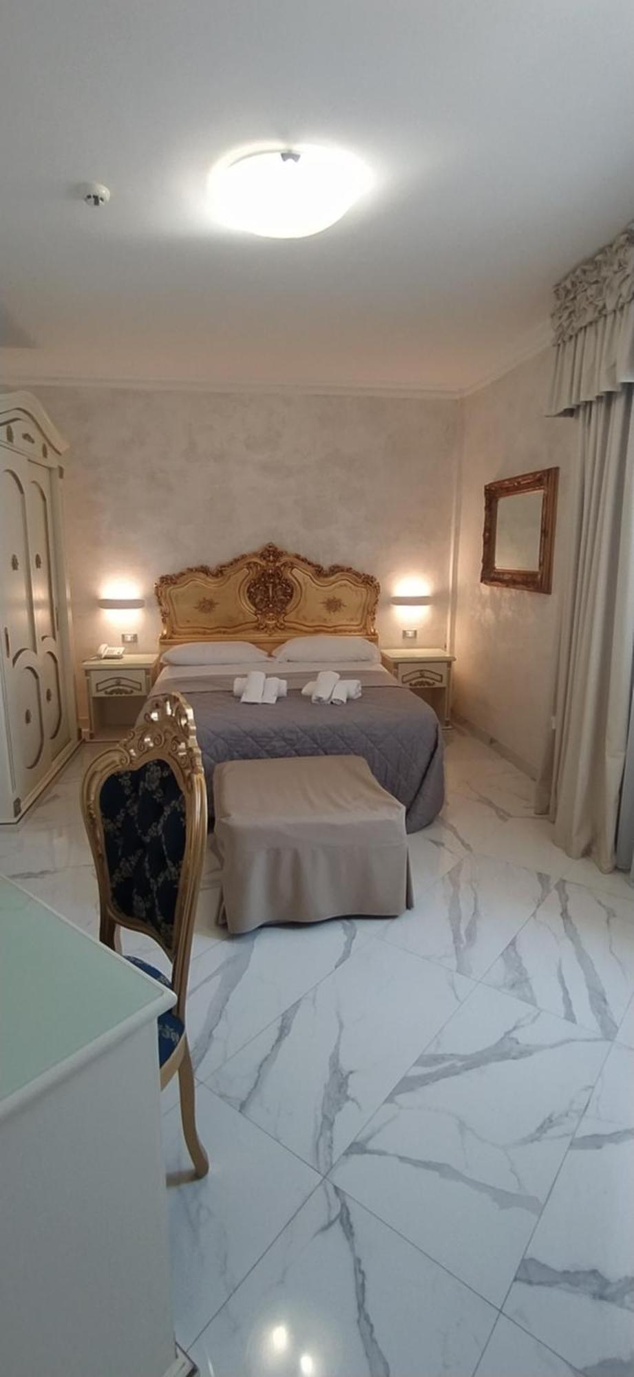 Hotel Paradise Porto Cesareo Buitenkant foto